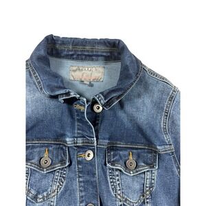 Torrid Womens Medium Wash Denim Trucker Jacket Size 1 Stretch Blue Jean Coat